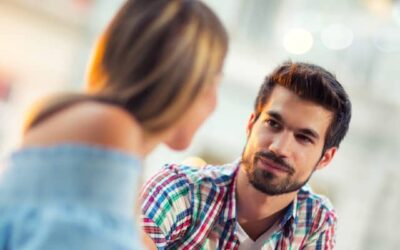 Comment savoir si tu lui plaîs ? Décryptons les signaux des Hommes