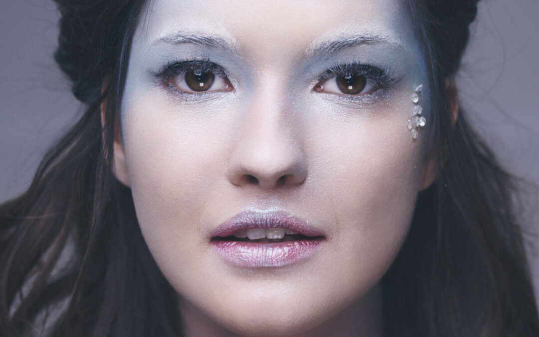 Femme brillante : admiration ou peur inconsciente chez les hommes ?